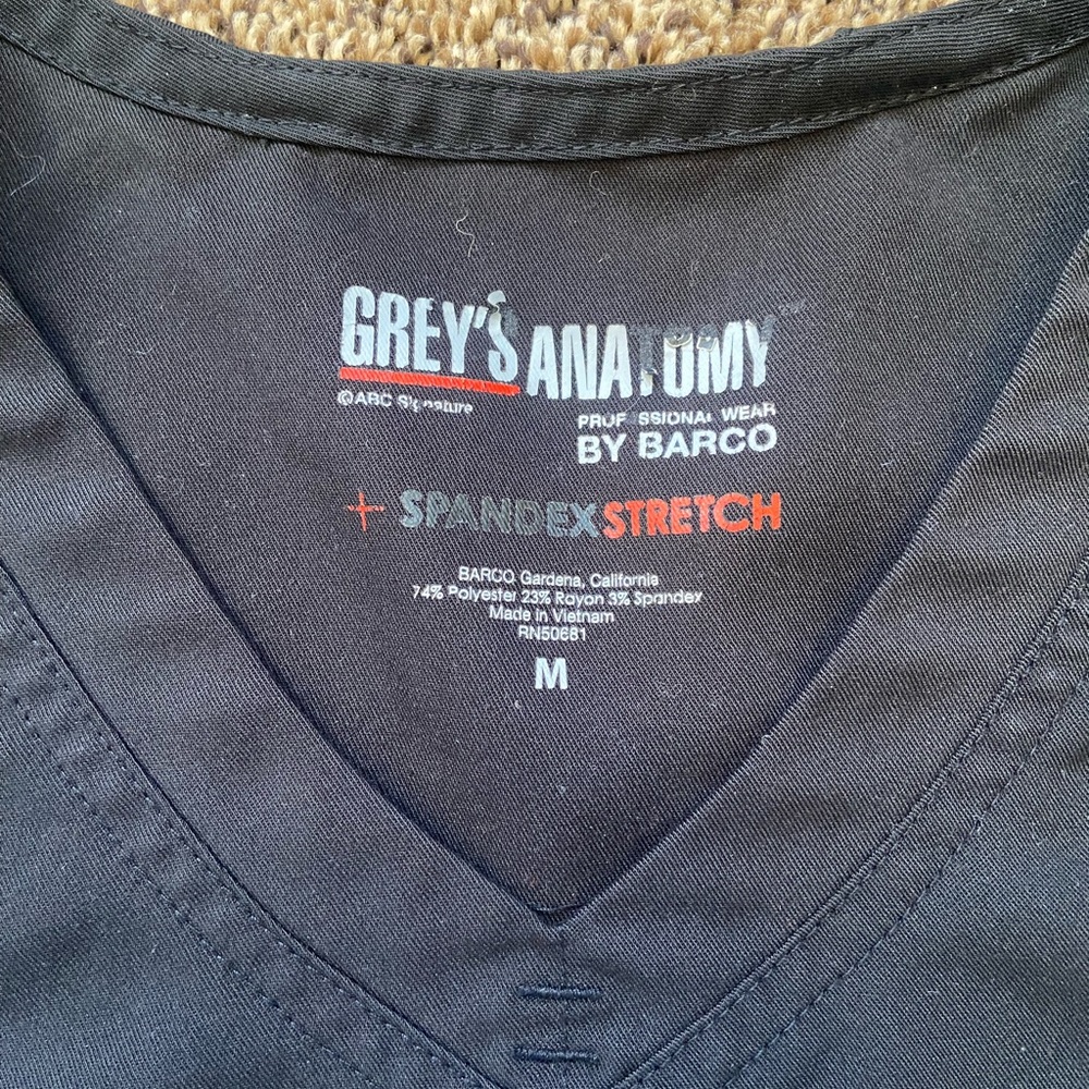 Greys Anatomy Scrub Top - Black - Medium - Picture 3 of 5